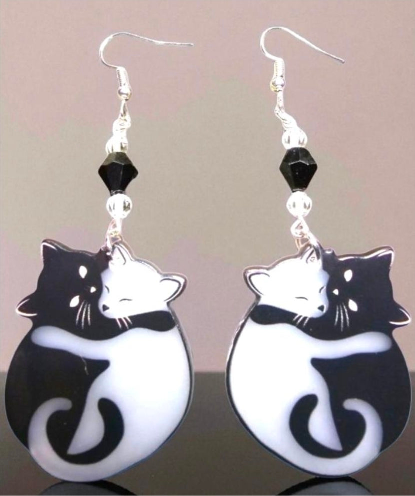 Black & White Hugging Cat Earrings – Yin Yang Kitty Jewelry for Cat Lovers - Glow in the Dark